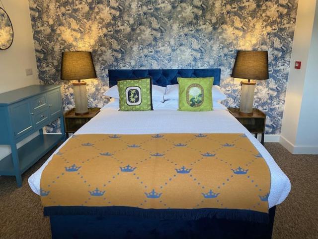 Castle Inn Knighton  Ngoại thất bức ảnh