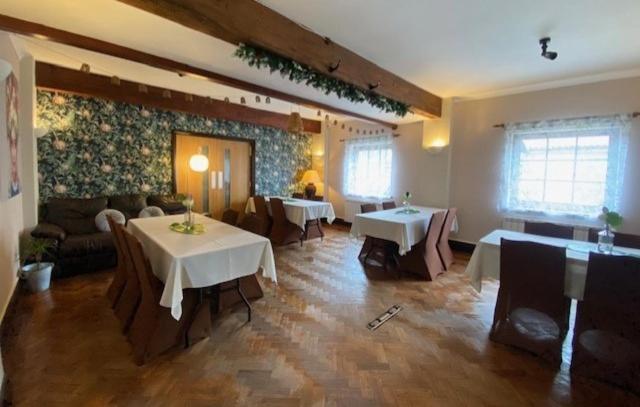 Castle Inn Knighton  Ngoại thất bức ảnh